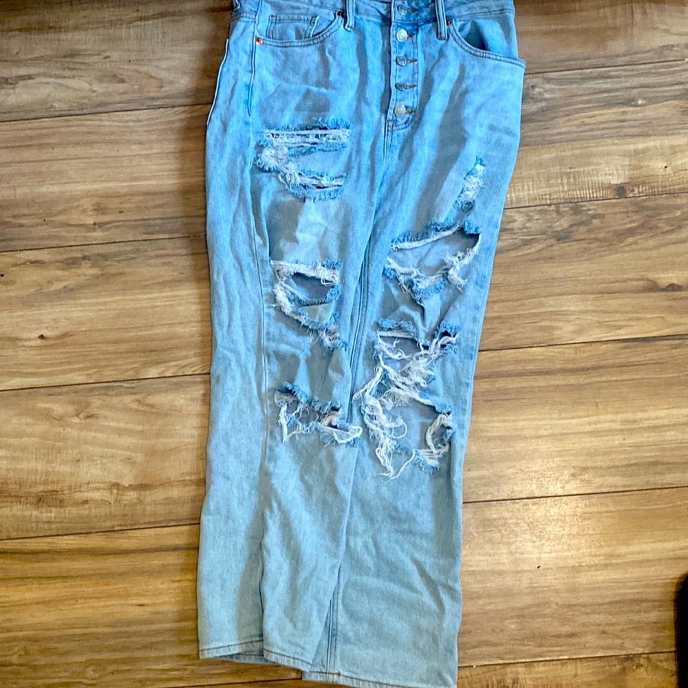 Ripped stylish jeans